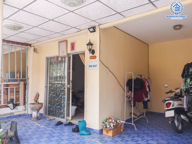 ******ทาวน์เฮ้าส์มือสองย่านสมุทรสาคร ม.พนาลี1 บางขุนเทียน-ชายทะเล เนื้อที่กว้าง 16.10 ตร.ว. ฟังก์ชัน 3 ห้องนอน 2 ห้องน้ำ ที่จอดรถ 1 คัน แถมฟรี! เครื่องปรับอากาศ 1 เครื่อง บนทำเลเดินทางสะดวก เชื่อมต่อถนนบางขุนเทียน-ชายทะเล ใกล้จุดขึ้นลงทางด่วน "ดาวคะนอง-บางมด"